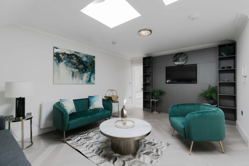 Living Room / Lounge