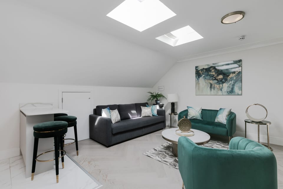 Living Room / Lounge