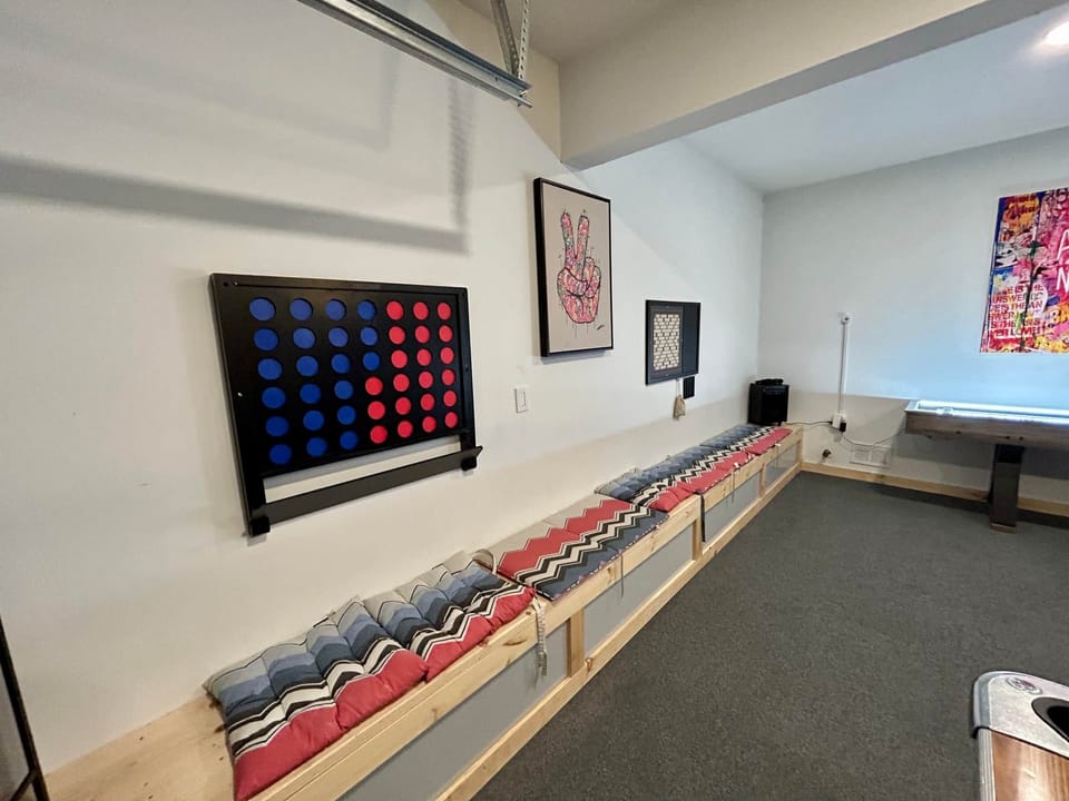 Game Room (9)