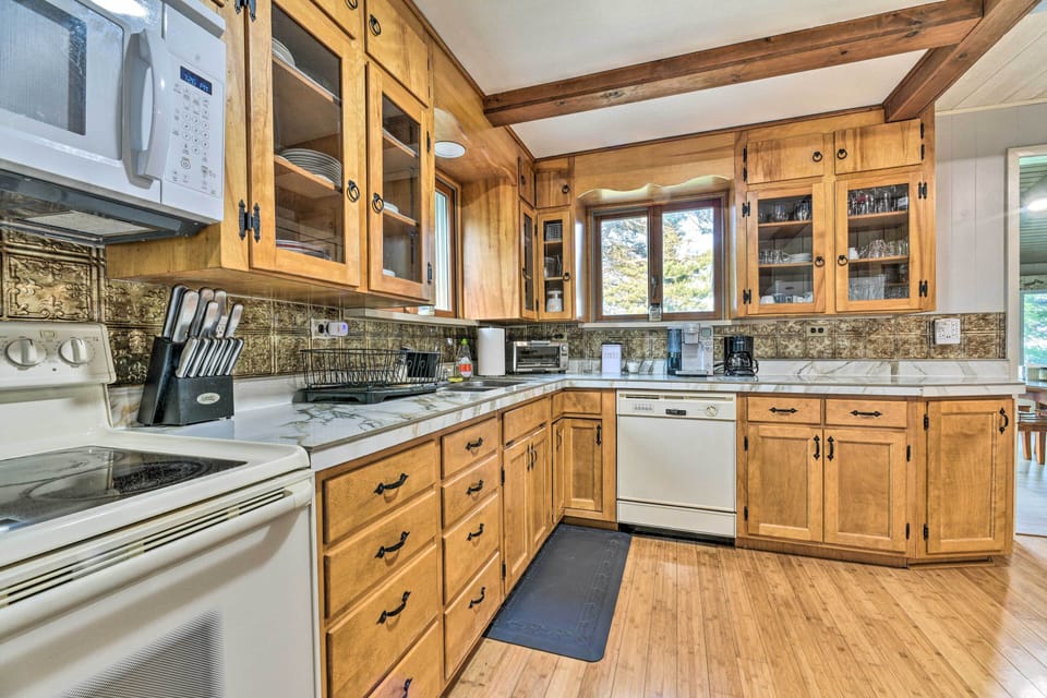 Kitchen | Complimentary Spices | Crockpot | Cooking Basics