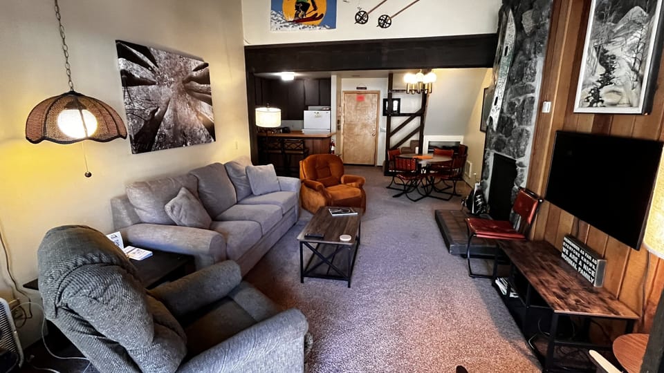 Furniture, Indoors, Living Room, Couch, Table