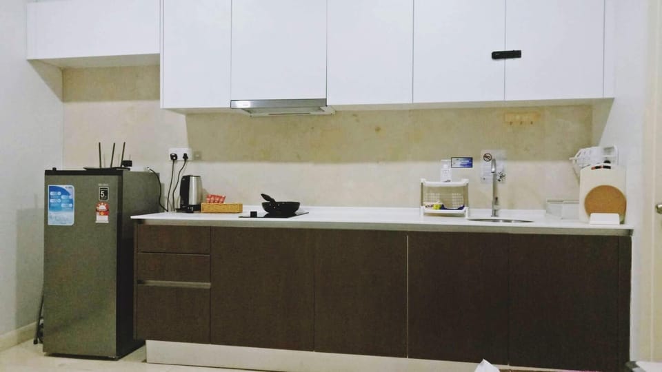 Kitchenette provide utensils for light cooking only
