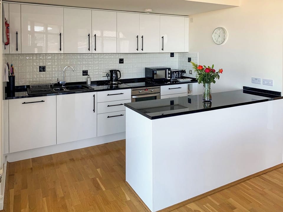 Well-equipped fitted kitchen | Apartment 22 - Horizon View, Westward Ho!
