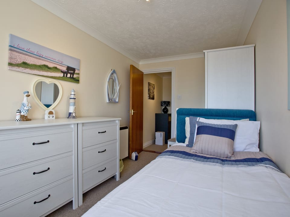 Twin bedroom | Steps From The Shore, Hayling Island
