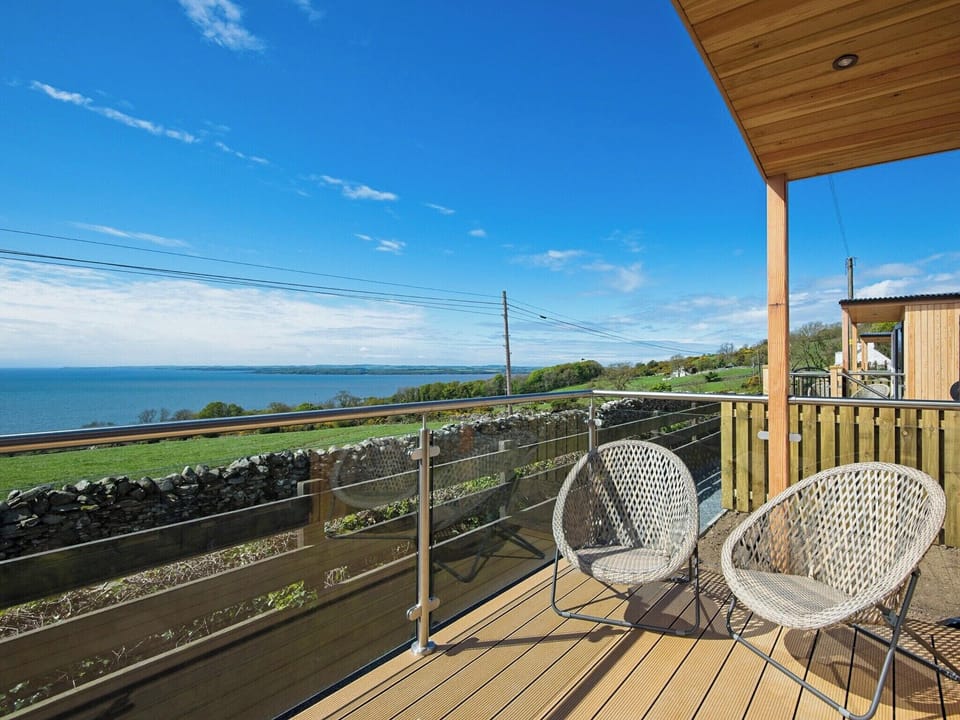 Enclosed verandah with garden furniture | Little Willow - Drumbain, Near Gatehouse of Fleet