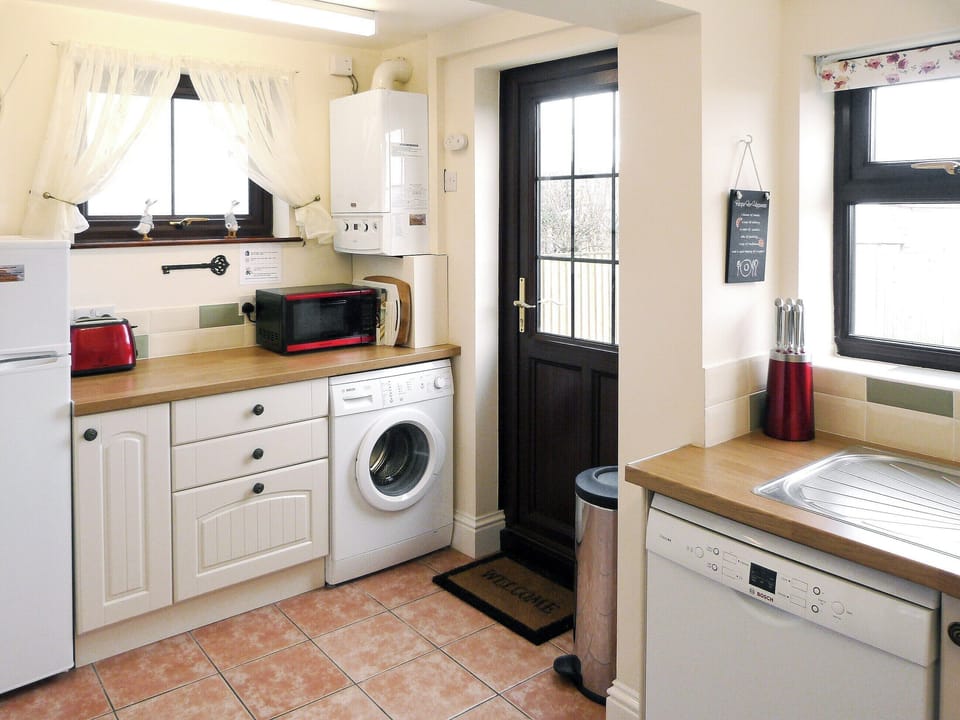 Kitchen | Watchkeeper&rsquo;s Cottage, Mundesley