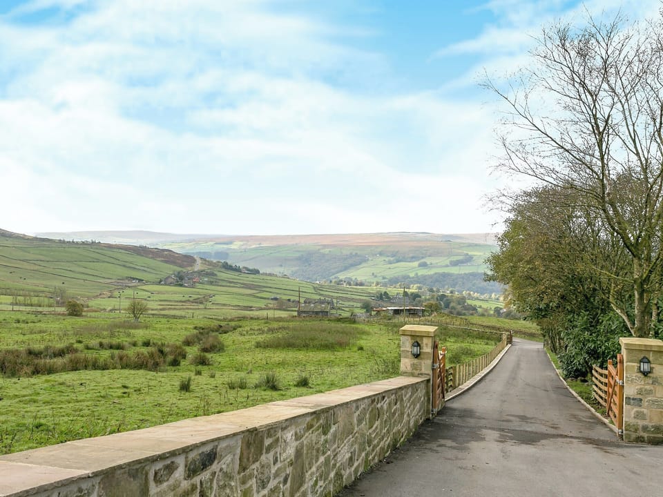 Accessed by a farm track and in a rural location | Commons Farm Cottage, Wadsworth, near Hebden Bridge