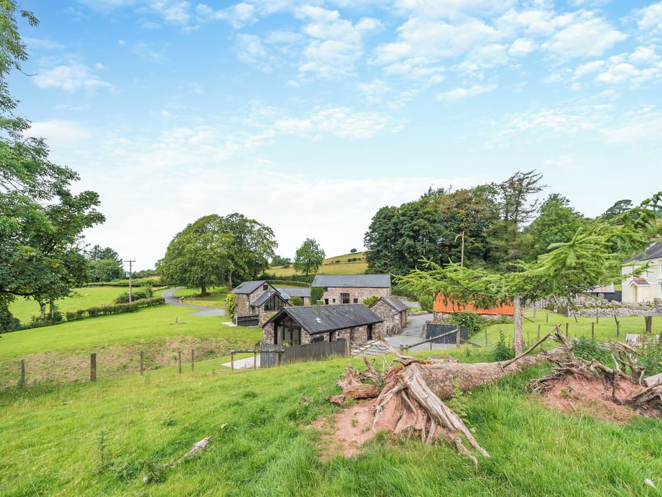 Garden | Y Bwthyn - Cennen Cottages at Blaenllynnant, Gwynfe, Llangadog