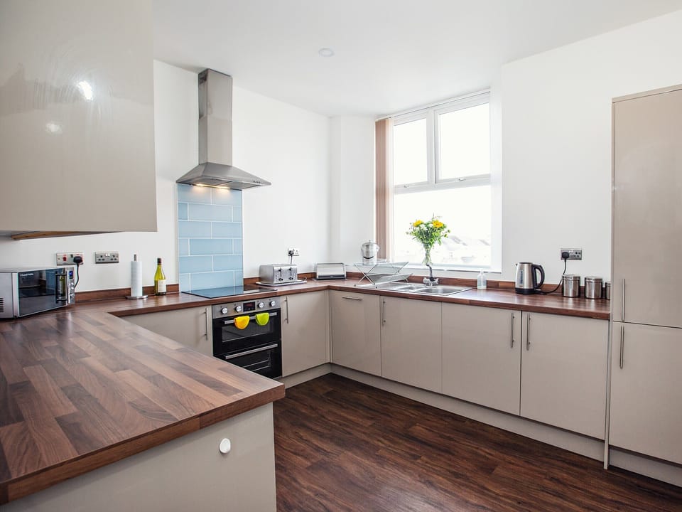 Kitchen | Dyma Y Bywyd, Tenby
