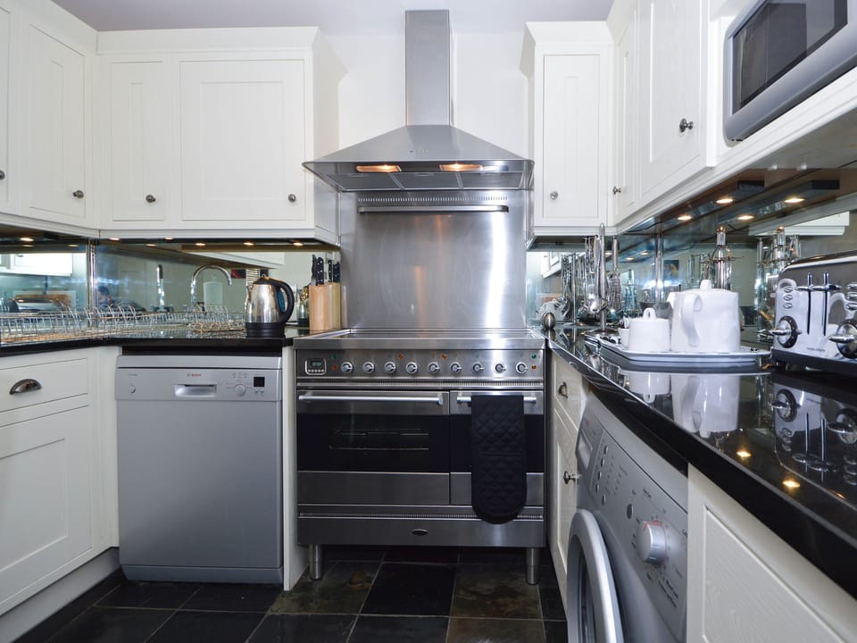 Kitchen | 8 Torwood Gables - Torwood Gables, Torquay