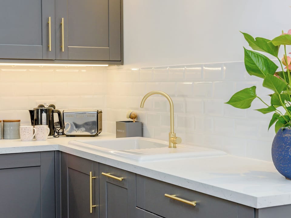 Well equipped kitchen | The Lodge at Oldbury Barns, Chichester