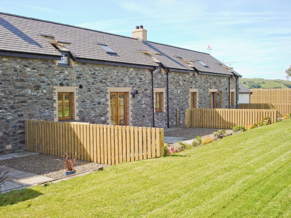 Exterior | Bwthyn Derwen, Ystrad Meurig