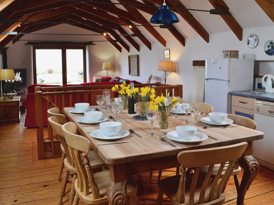 Open plan living/dining room/kitchen | Wheeldon Farm Adventure Cottages - Monkshood, Halwell, nr. Totnes