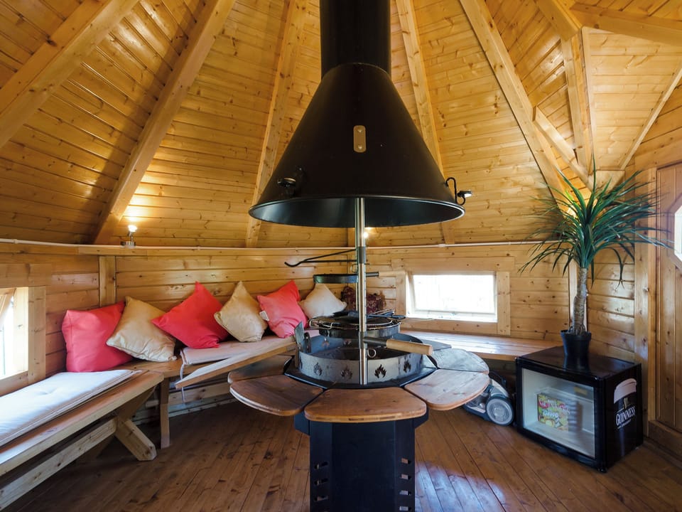 Shared barbecue hut | Tennox Parlour - Tennox Farm, Kilbirnie