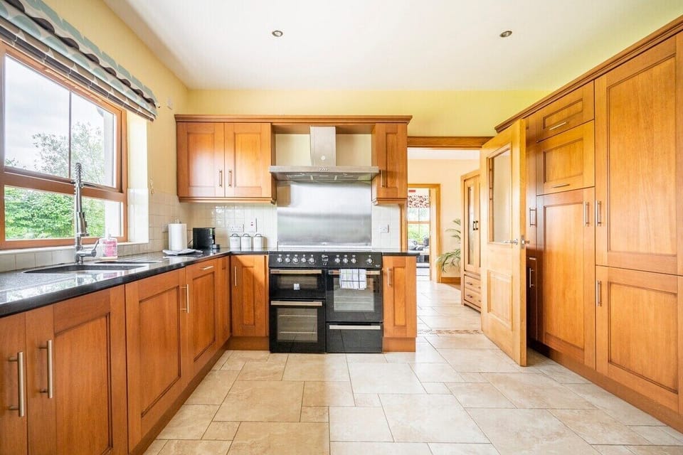 Kitchen to Dining Area