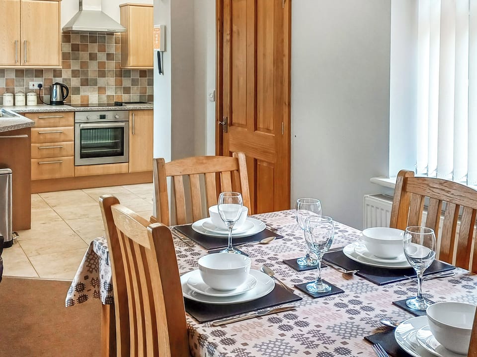 Kitchen/diner | Bwthyn Bwlch, Prion, near Denbigh
