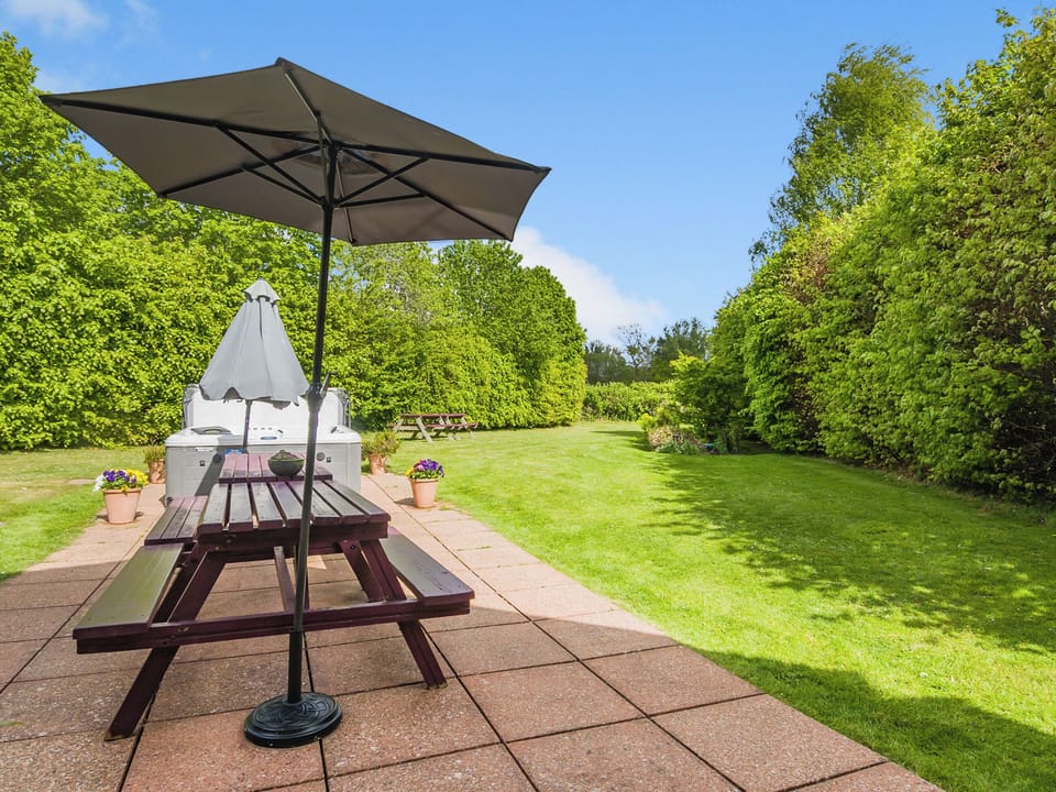 Outdoor area | Willow Barn - Beech Farm Barns, Neatishead, near Norwich