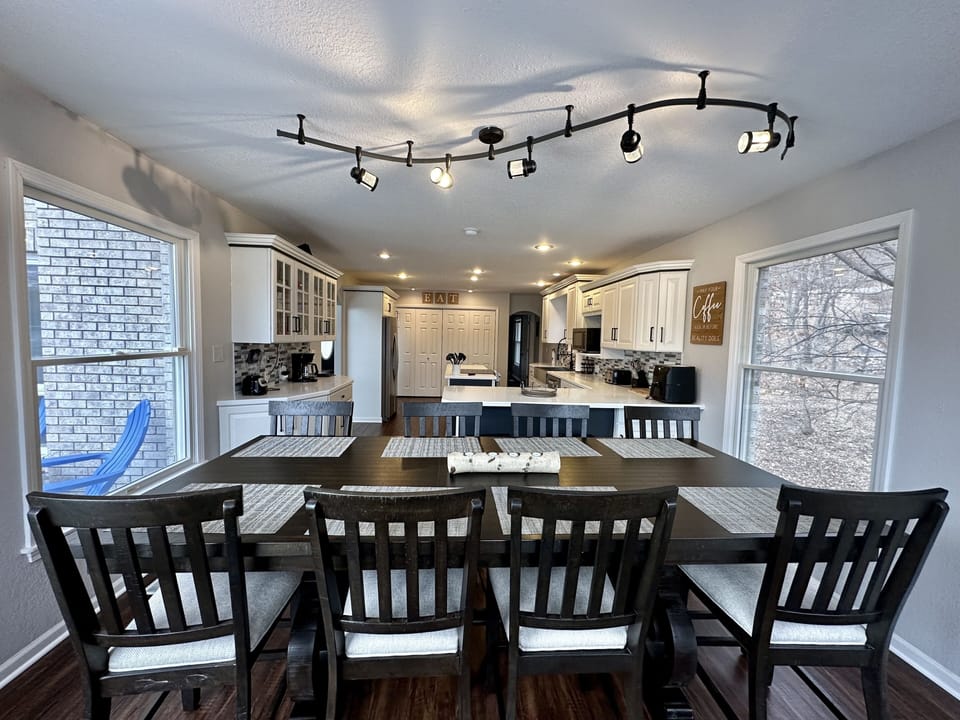 Dining Area (additional stools at counter)