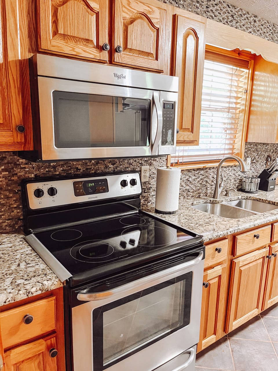 More photos of the kitchen