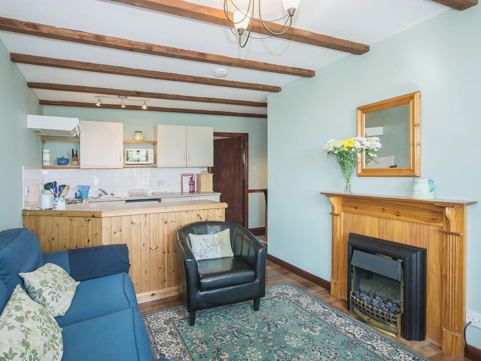 Open plan living/dining room/kitchen | Apple Tree Cottage, 