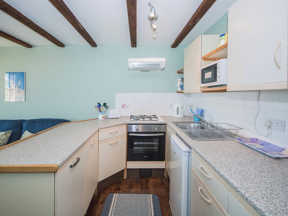 Open plan living/dining room/kitchen | Apple Tree Cottage, 