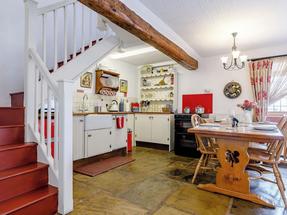 Kitchen | Lakeside View - White Chimnies, Leek