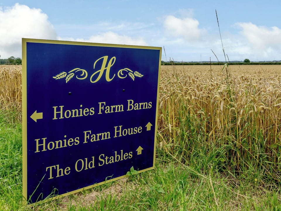 Setting | Honies Farm Barns- The Wheat Store - Honies Farm Barns, East Stoke, near Newark