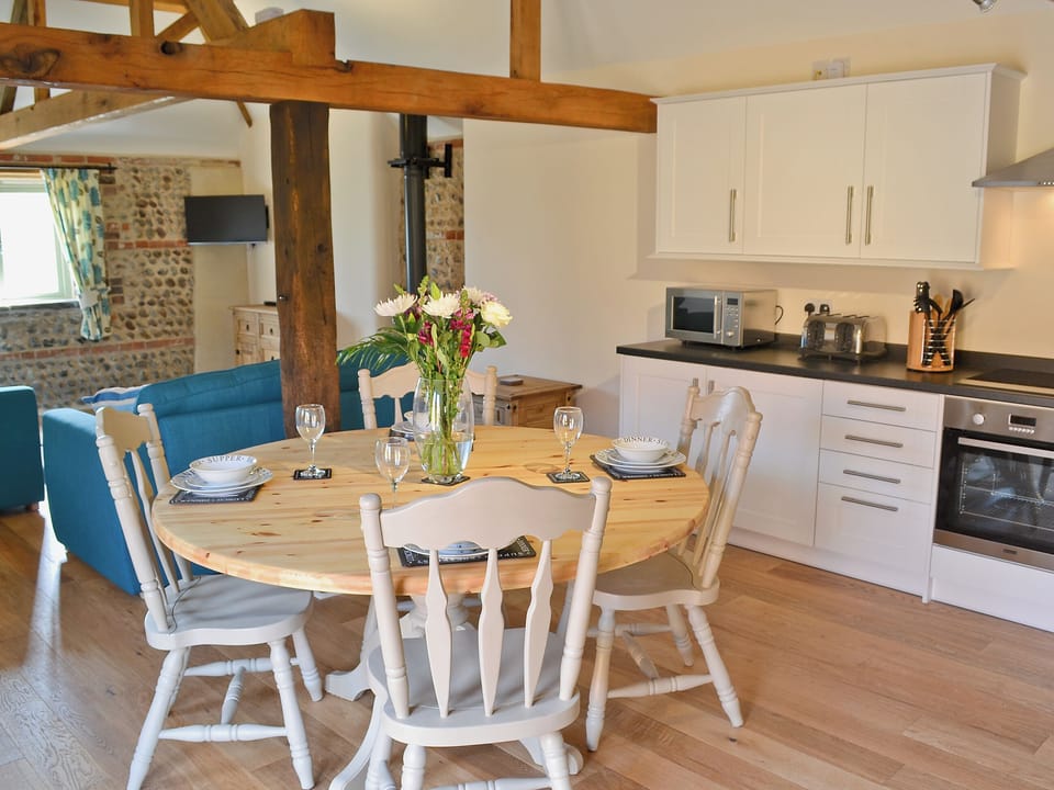Kitchen/diner | Manor Farm Barns - Stag&rsquo;s Rest, Witton, nr. North Walsham