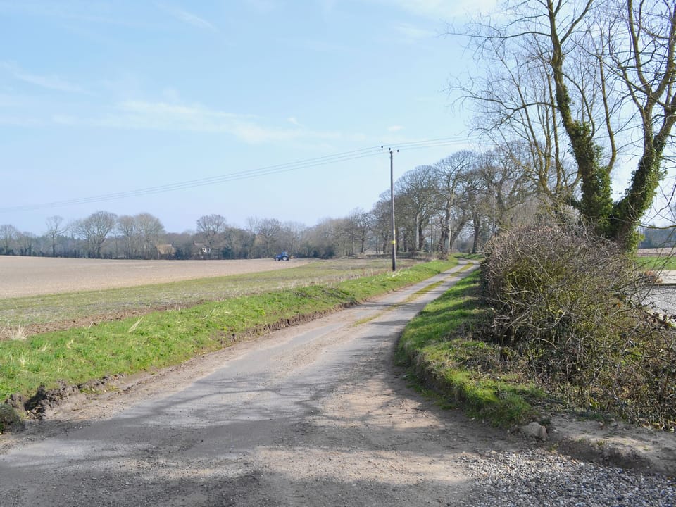 King size bedroom | Stag&rsquo;s Rest - Manor Farm Barns, Witton, near Happisburgh