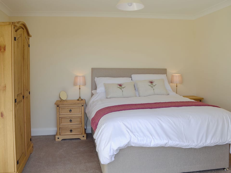 Comfortable double bedroom | The Old Bull Pen - Andover Lane Farm, Faberstown, near Andover