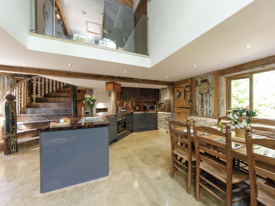 Kitchen and dining area | The Retreat, Longhope, near Gloucester