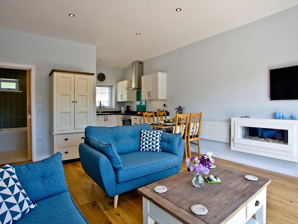 Open plan living space | Dunlin 4 - The Cove, Brixham