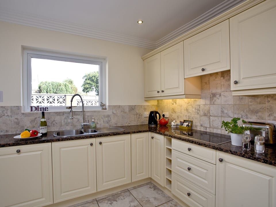 Kitchen | Thatcher&rsquo;s Rock Heights, Torquay