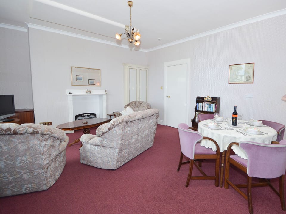 Living room/dining room | Protea Cottage - Protea, Torquay