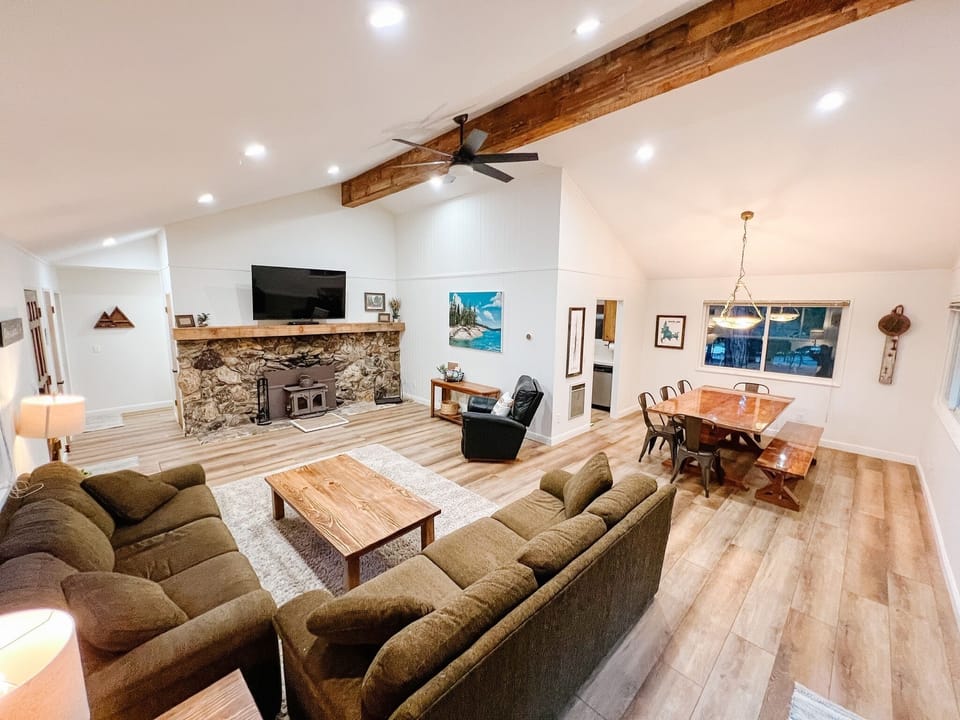 Spacious, bright, and comfortable living space to enjoy as a group or family.