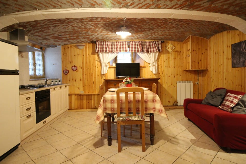 Living Room and Kitchen The Ermine Holiday Apartment - Solo Affitti Brevi