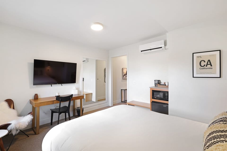 Room 208