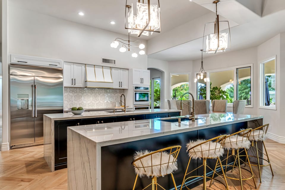 Top of the line 2022 kitchen - double ovens, refrigerators, 2 dishwashers.