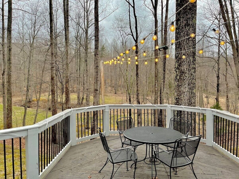 The Guest House has 2 large decks- one in front (not pictured) and this one in the rear