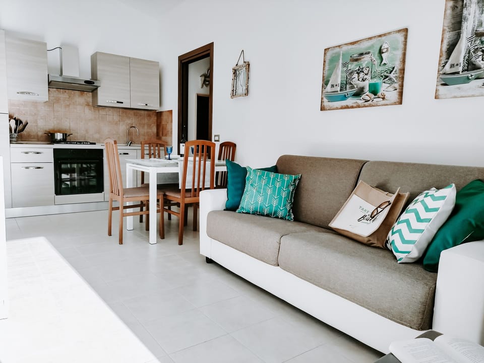Dining Room Ondina Apartment Affitti Brevi Italia