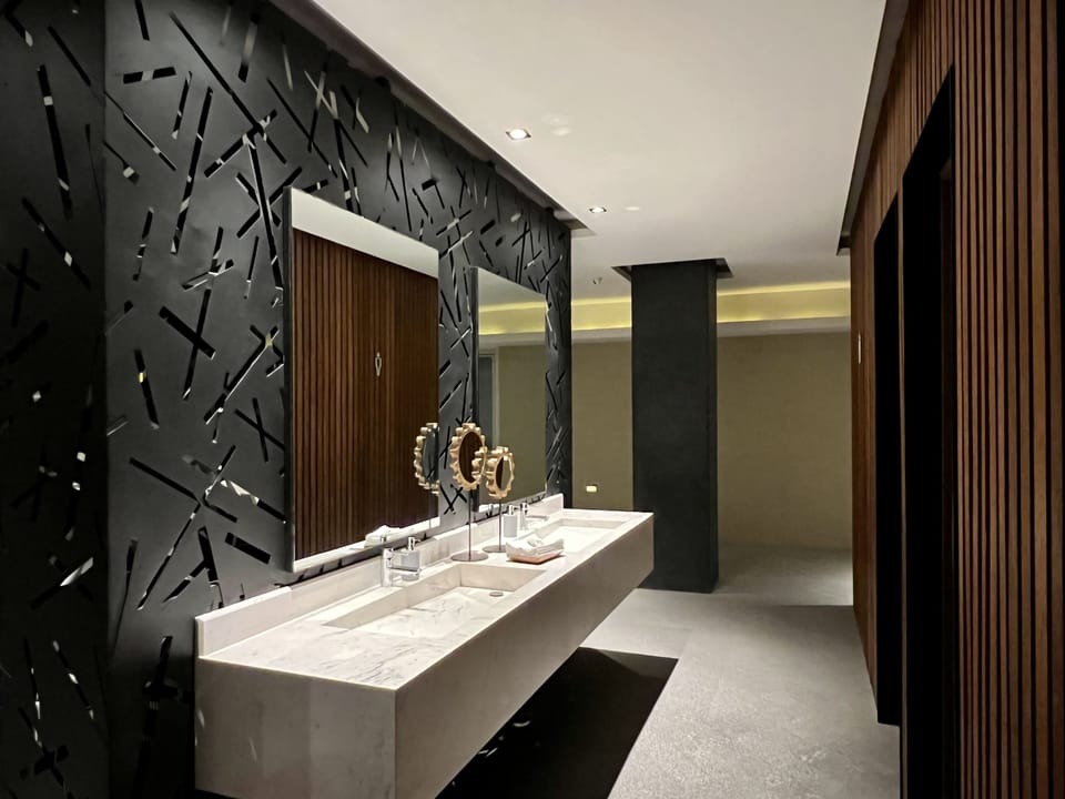 5th floor pool bathroom area