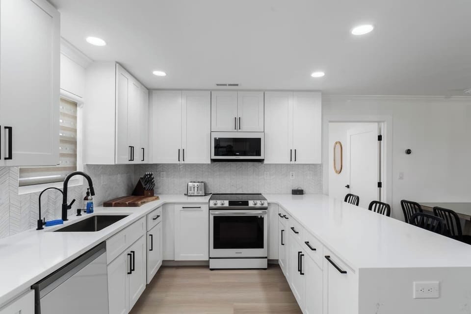 Stainless Steel Appliances · Alexa for music · Microwave · Coffee Maker · Toaster · BBQ Utensils · Blender · Wine Glasses · Fridge · Freezer · Outdoor Plates · Baking Basics · Cooking Basics · Oven · Stove · Dining Set · Dishwasher 