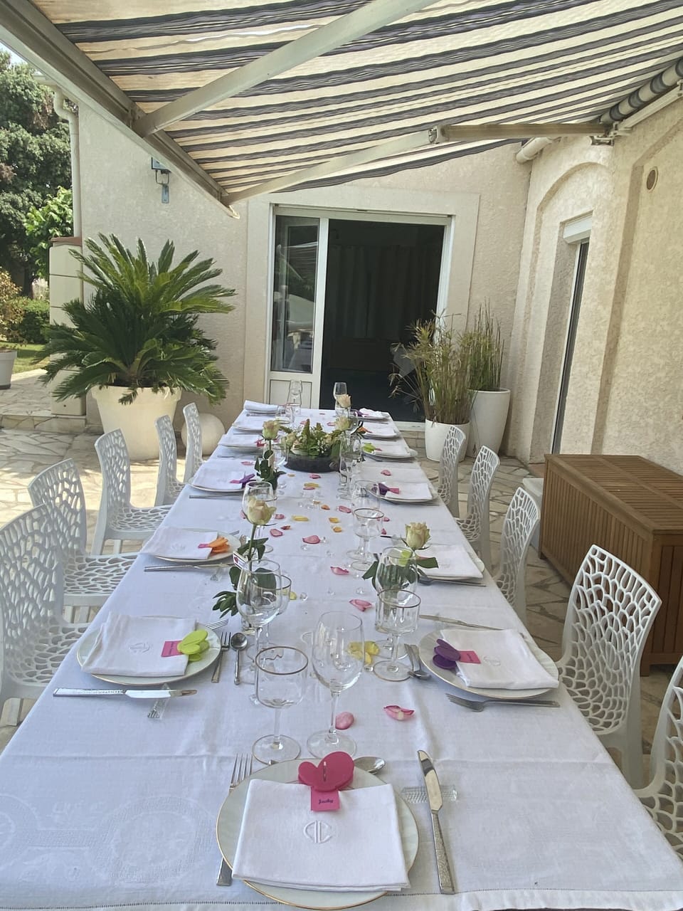 Outdoor dining