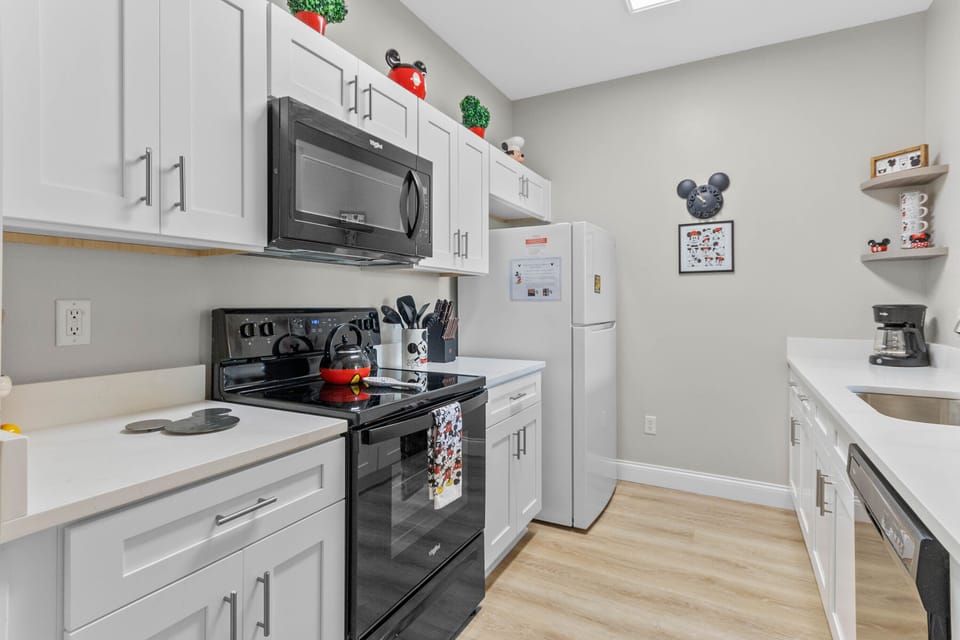 Fully Stocked Remodeled Kitchen