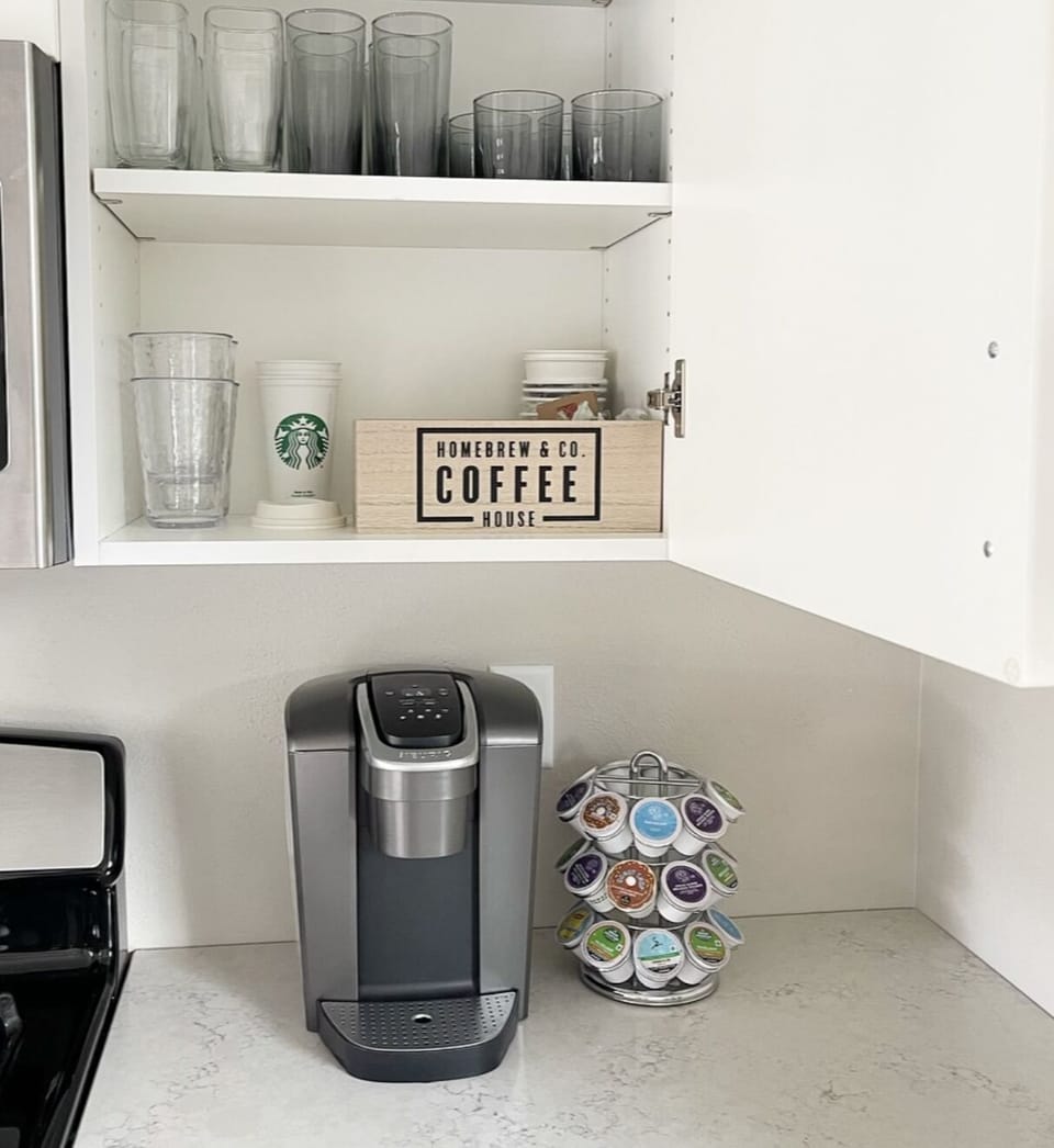 Several kitchen amenities available 