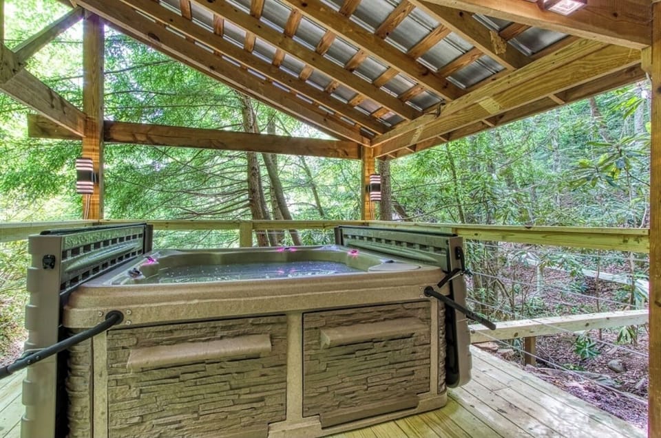 Enjoy time at our brand new outdoor hot tube 
