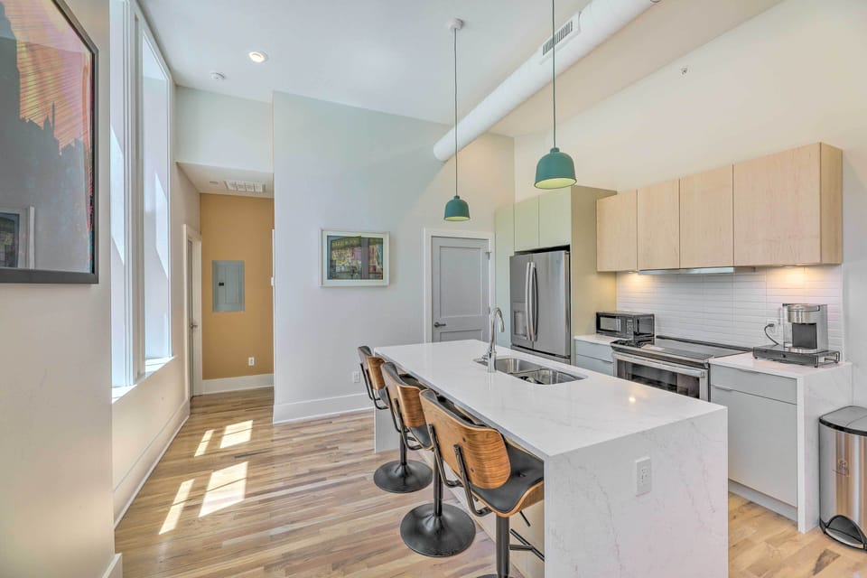 Kitchen | Blender | Toaster | Dishware & Flatware