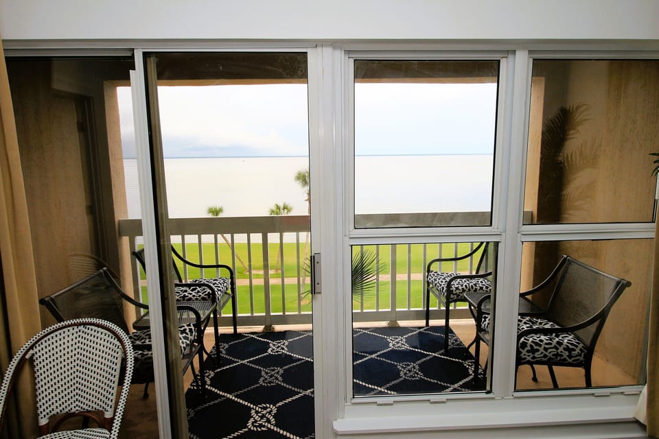 Entry way to the balcony