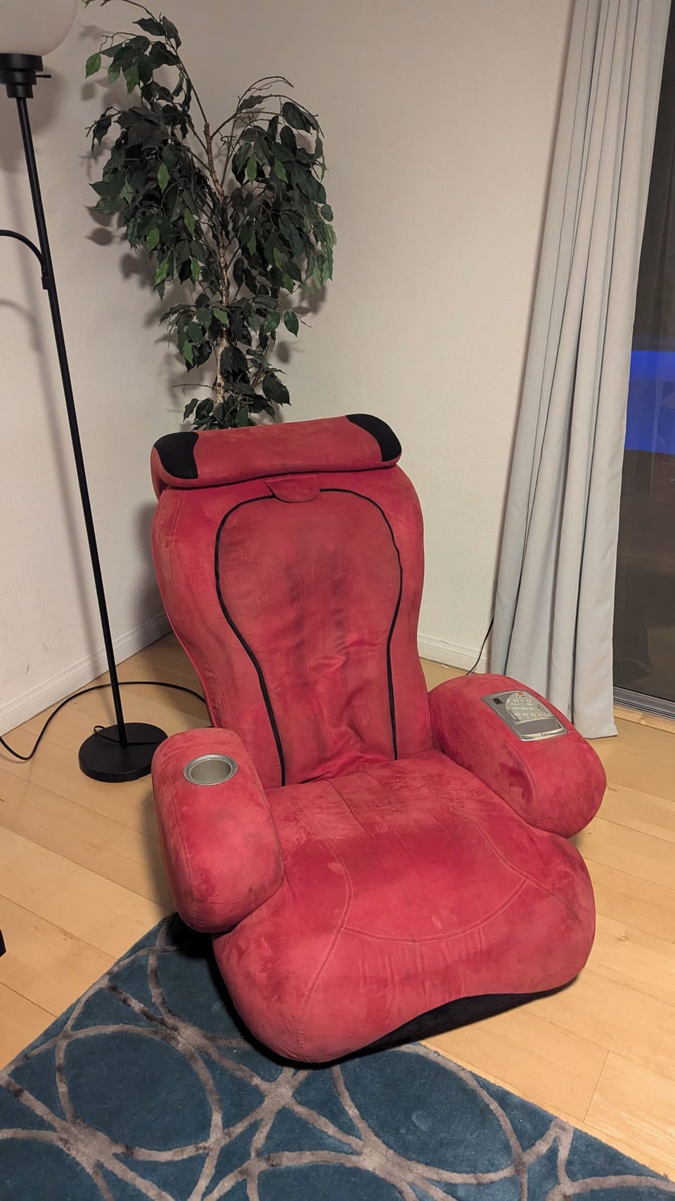 living room iJoy Turbo 2 massage chair 