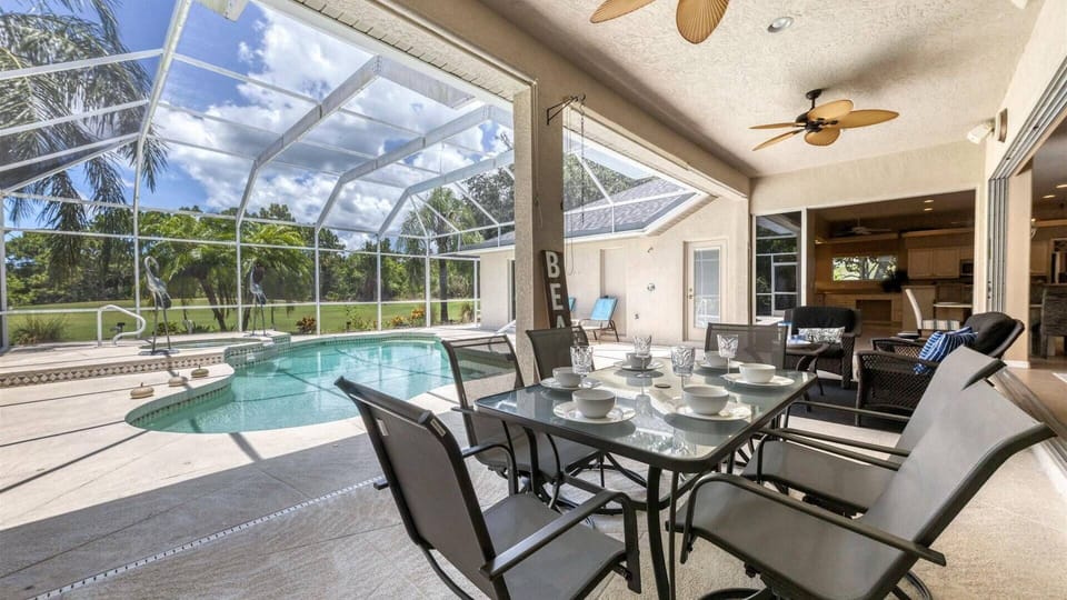 Beautiful 3 bed 3 bath villa located in Charlotte Harbor Area